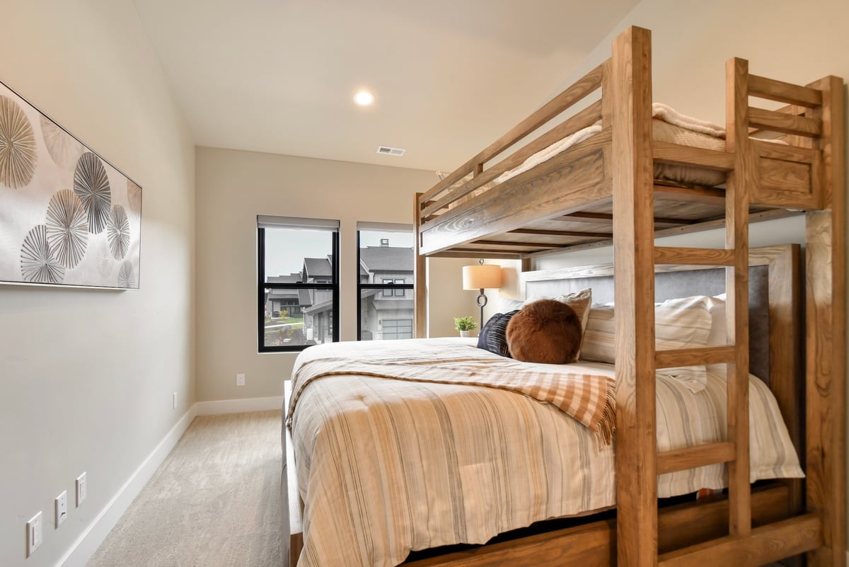 Mayflower Lakeside 942