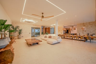 Luxury Villa Photo #5