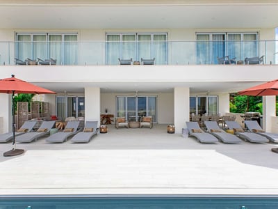 Luxury Villa Photo #3