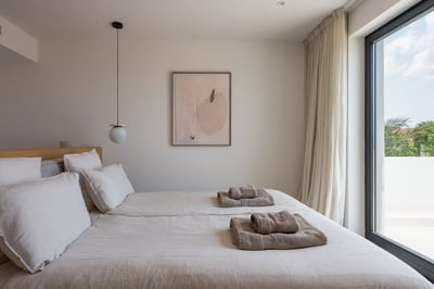 Luxury Villa Photo #37
