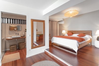 Luxury Villa Photo #17