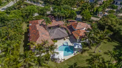 Luxury Villa Photo #3