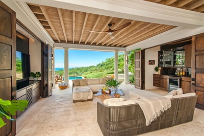 Luxury Villa Photo #6