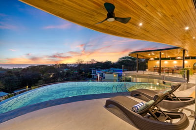 Luxury Villa Photo #6