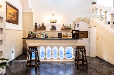 Luxury Villa Photo #15
