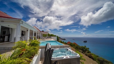 Luxury Villa Photo #8