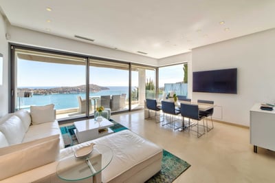 Luxury Villa Photo #16
