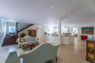 Luxury Villa Photo #14