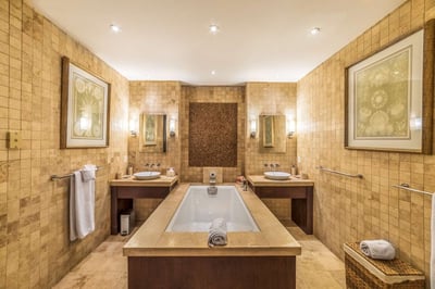 Luxury Villa Photo #18