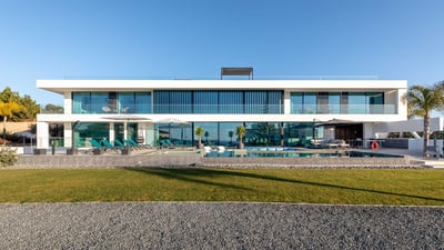 Luxury Villa Photo #3