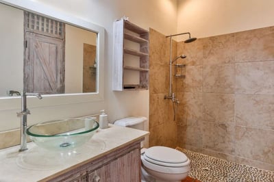Luxury Villa Photo #30