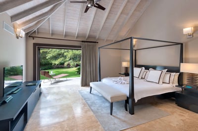 Luxury Villa Photo #10