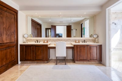 Luxury Villa Photo #43