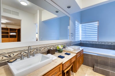 Luxury Villa Photo #37