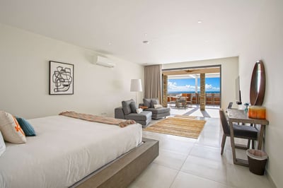 Luxury Villa Photo #29