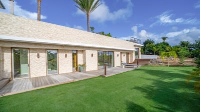 Luxury Villa Photo #32