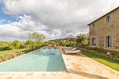 Luxury Villa Photo #5