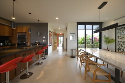 Luxury Villa Photo #15