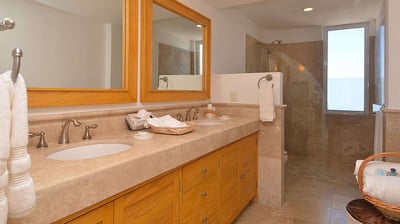 Luxury Villa Photo #31