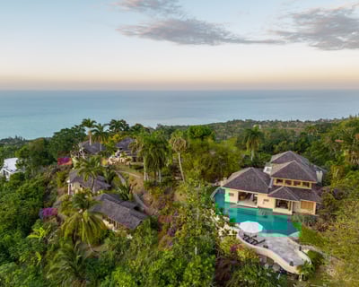 Luxury Villa Photo #2