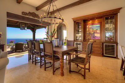 Luxury Villa Photo #18