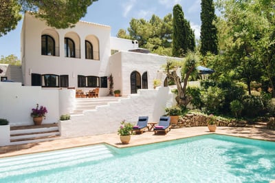 Luxury Villa Photo #3