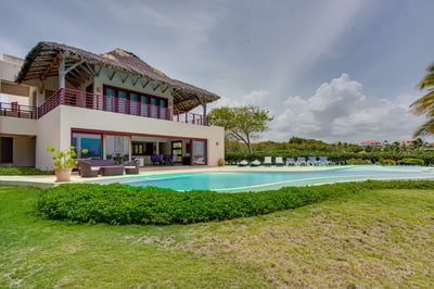 Luxury Villa Photo #2