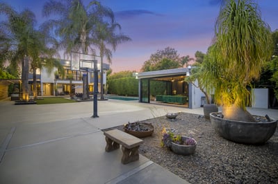 Luxury Villa Photo #16