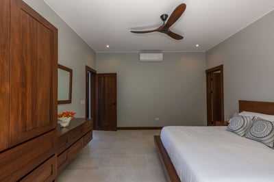 Luxury Villa Photo #24