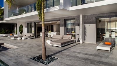 Luxury Villa Photo #4