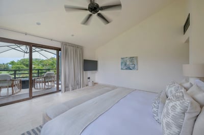 Luxury Villa Photo #34