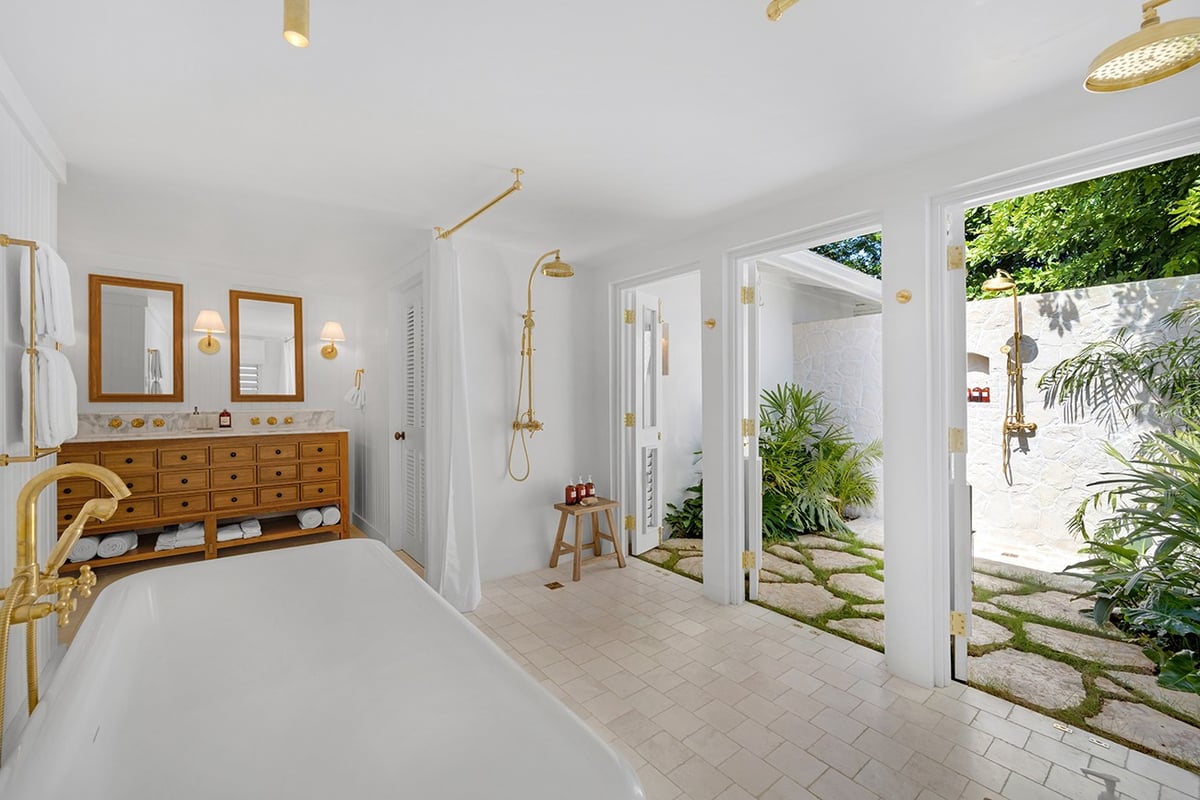 Longview Villa