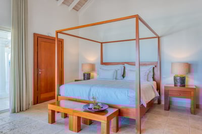 Luxury Villa Photo #35