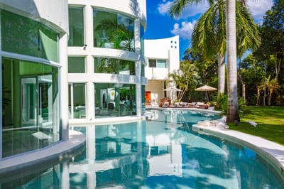 Luxury Villa Photo #2