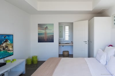 Bedroom 2: King size bed, air conditioning, ceiling fan, HD-TV, dish network, safe, dressi