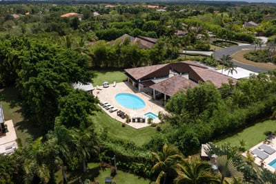 Luxury Villa Photo #3