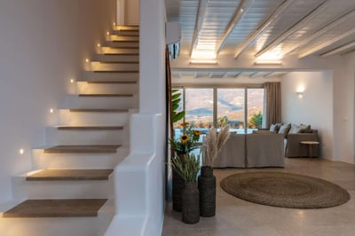 Luxury Villa Photo #32