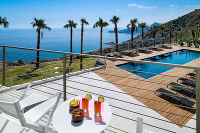 Luxury Villa Photo #3