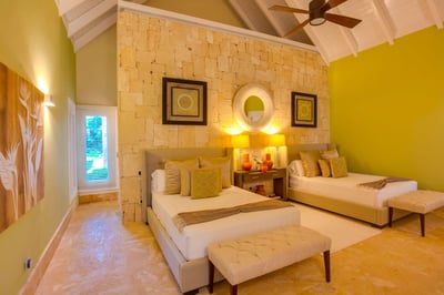 Luxury Villa Photo #29