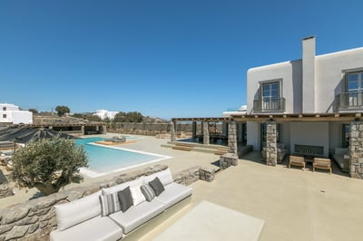 Luxury Villa Photo #2