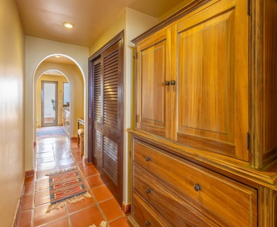 Luxury Villa Photo #32