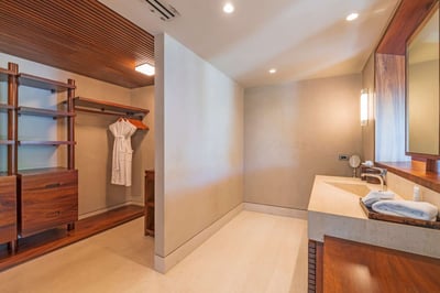 Luxury Villa Photo #37