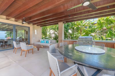 Luxury Villa Photo #20