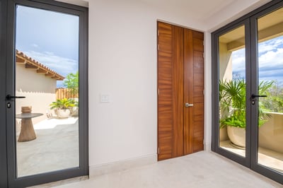 Luxury Villa Photo #37