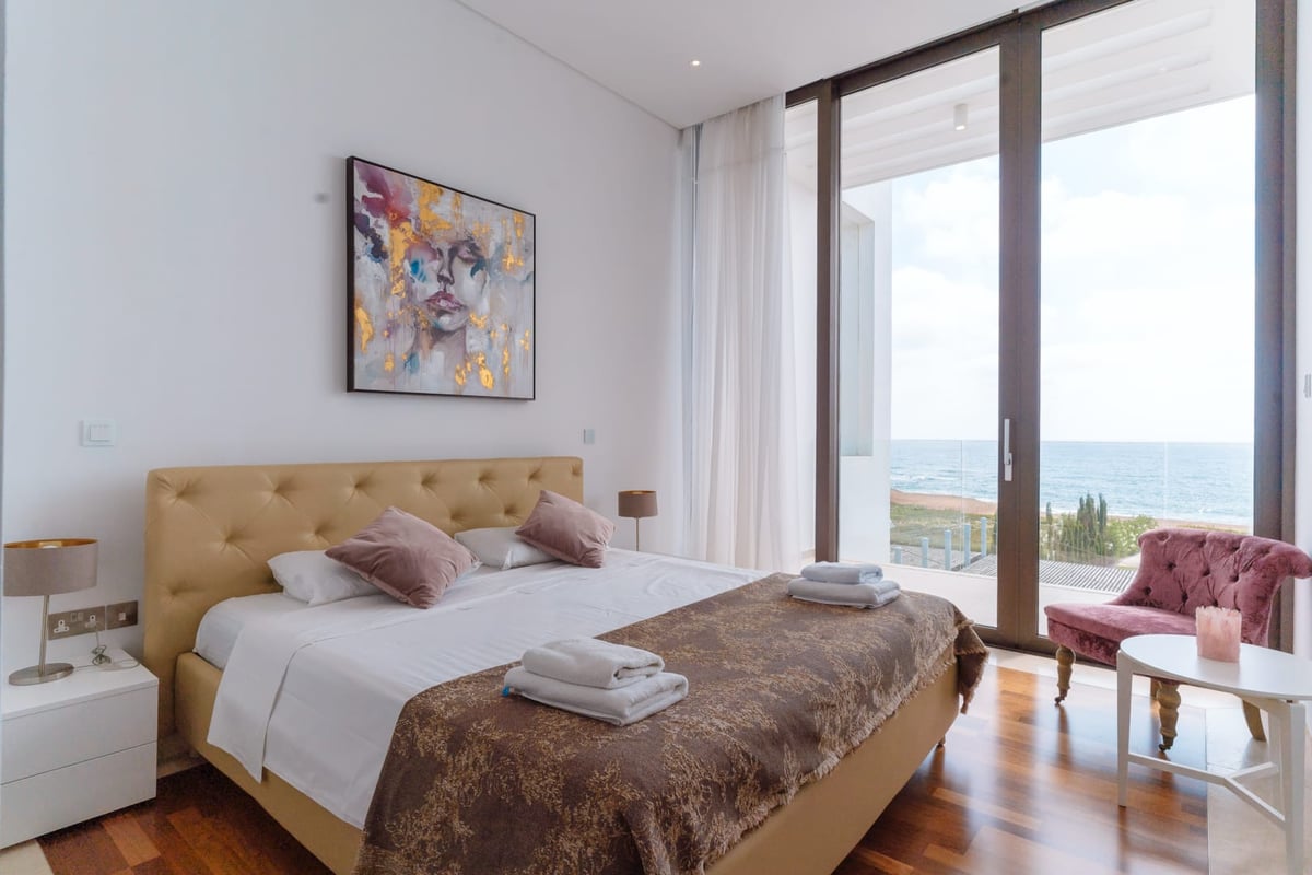 Three Bedroom Seafront Villa villa rental - 13