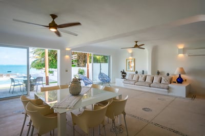 Luxury Villa Photo #25