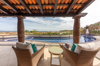 Luxury Villa Photo #16