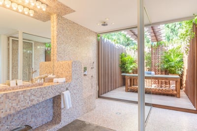 Luxury Villa Photo #49