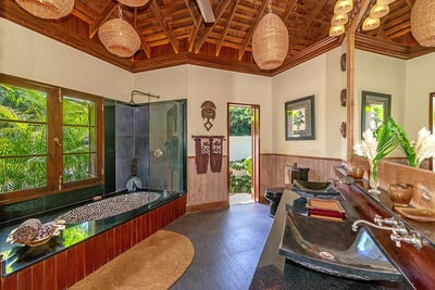 Luxury Villa Photo #13