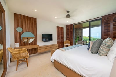 Luxury Villa Photo #21
